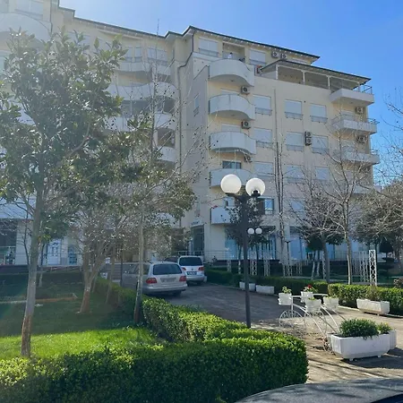 Velipoja Apartment شقة *